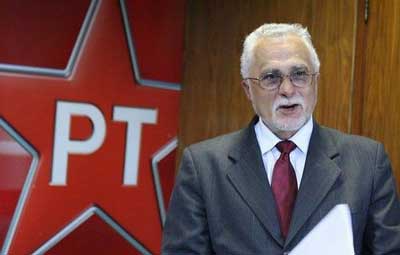José Genoíno pede aposentadoria por invalidez na Câmara
