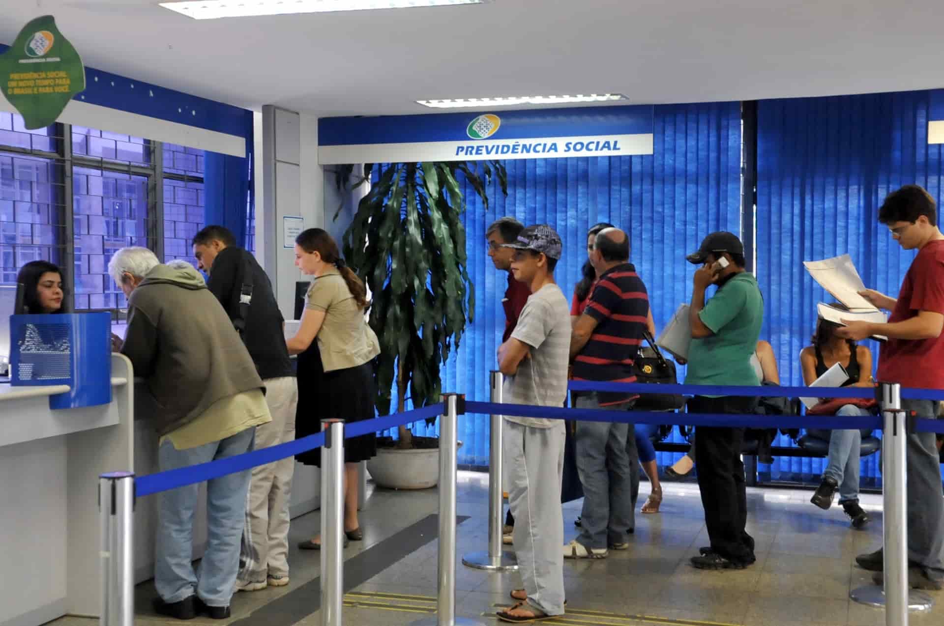 Publicado memorando sobre requerimento automático de aposentadoria por idade e salário-maternidade