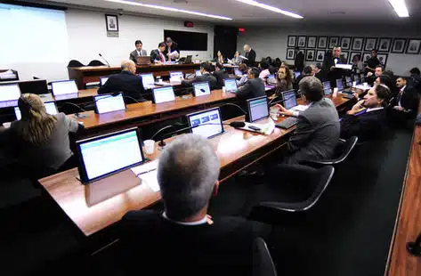 Comissão da Câmara debate doença que atinge quase 2 milhões de brasileiros