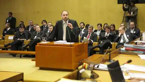 AGU e INSS discordam da desaposentação