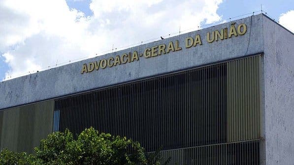 AGU pressiona plenário do STF a avaliar impasse sobre vetos