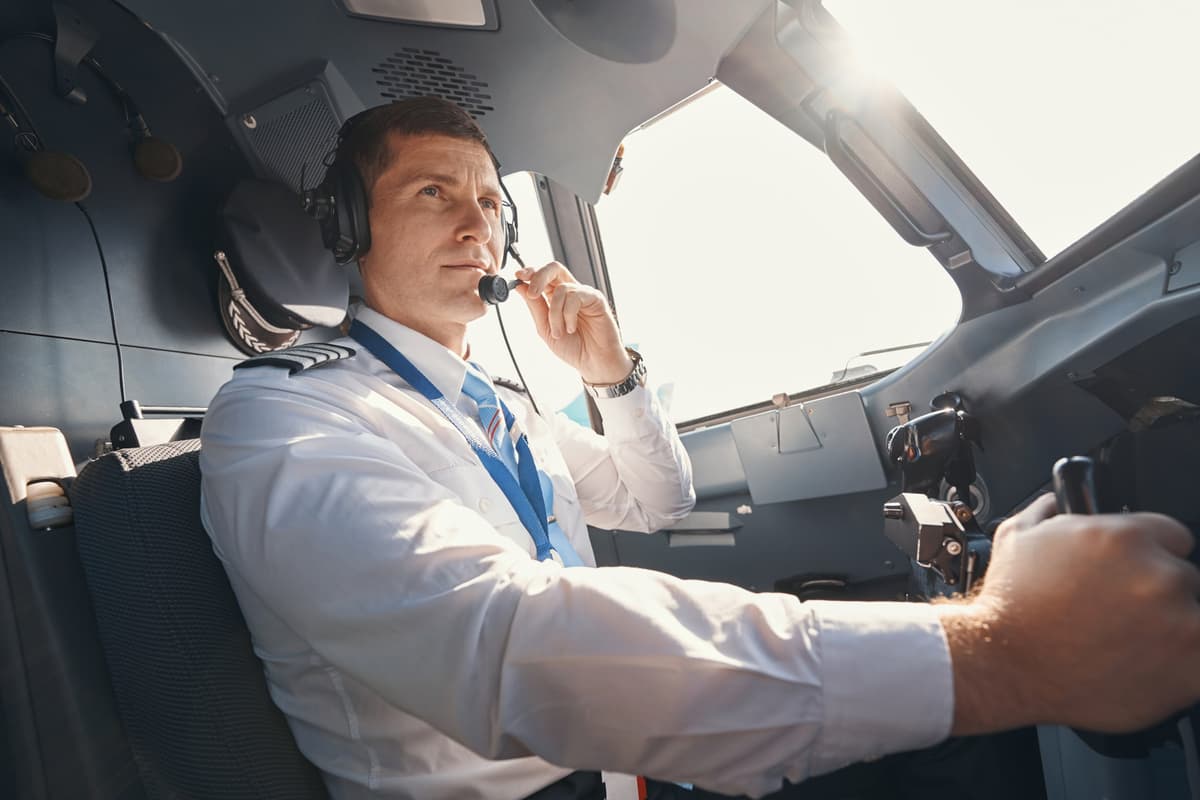 Justiça reconhece especialidade em trabalho de piloto de avião