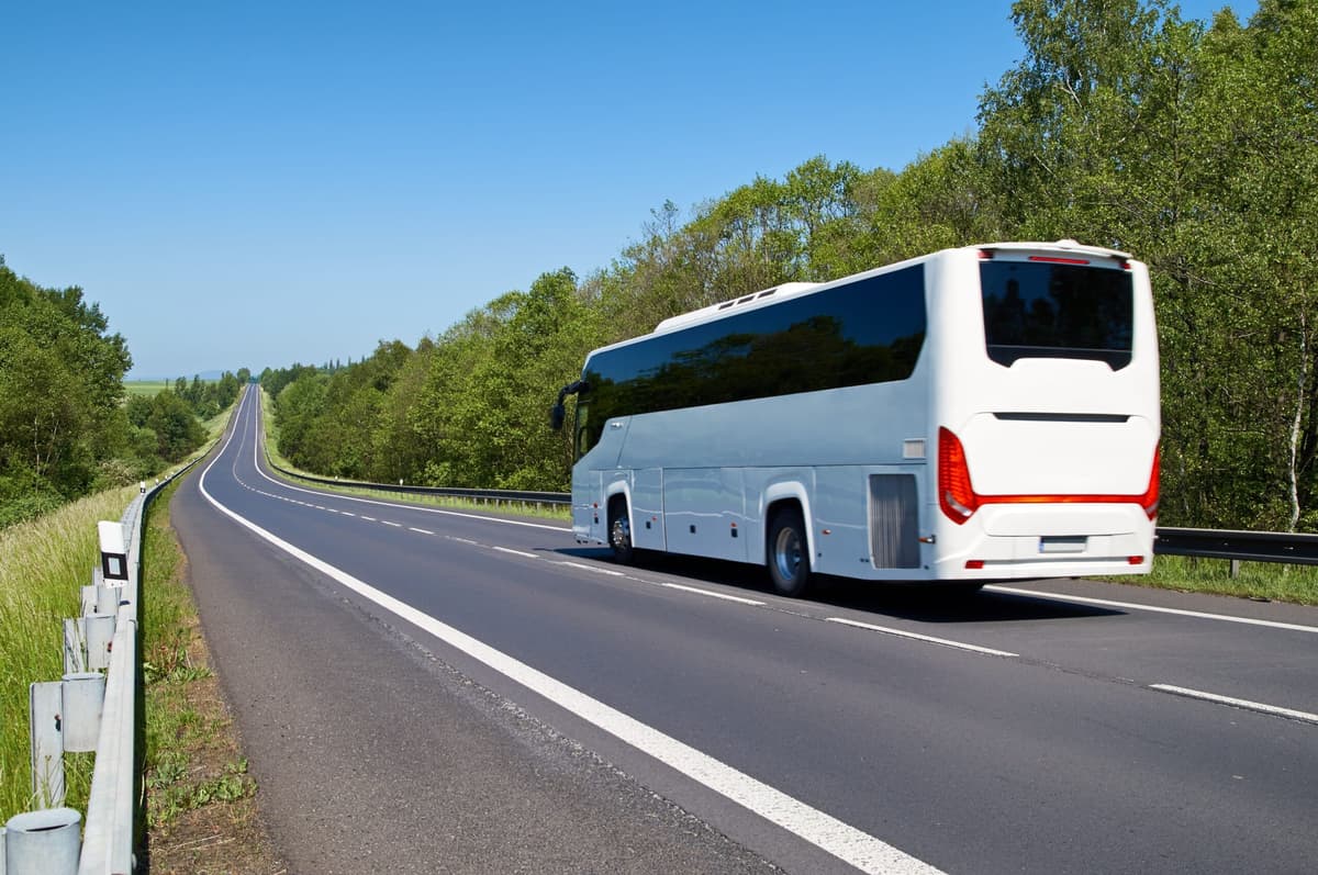 Aposentada por invalidez garante passe livre no transporte público interestadual