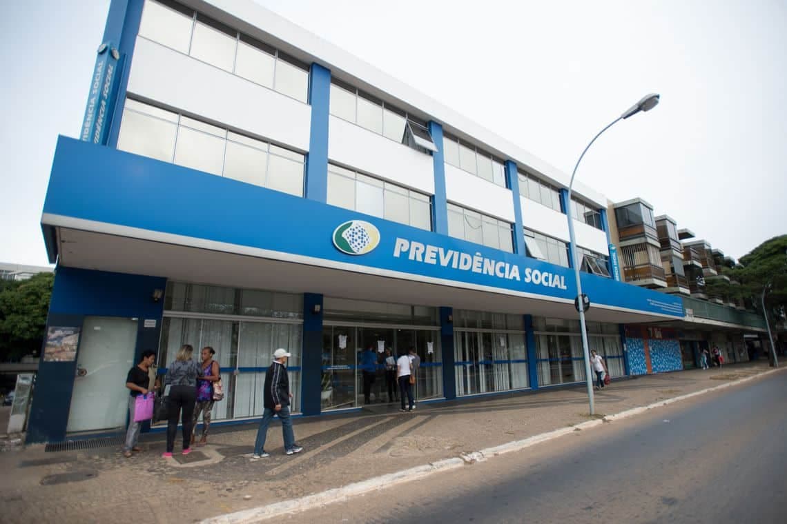 Governo recua e amplia prazo do auxílio-doença para 60 dias